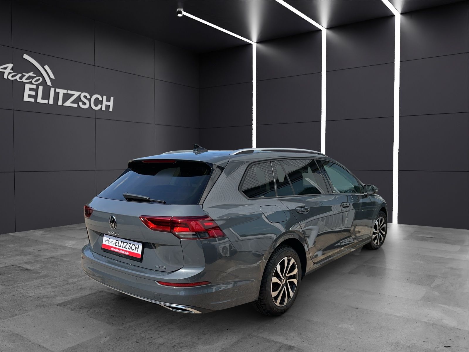 Fahrzeugabbildung Volkswagen Golf VIII Variant eTSI Active DSG NAVI LED AppCo