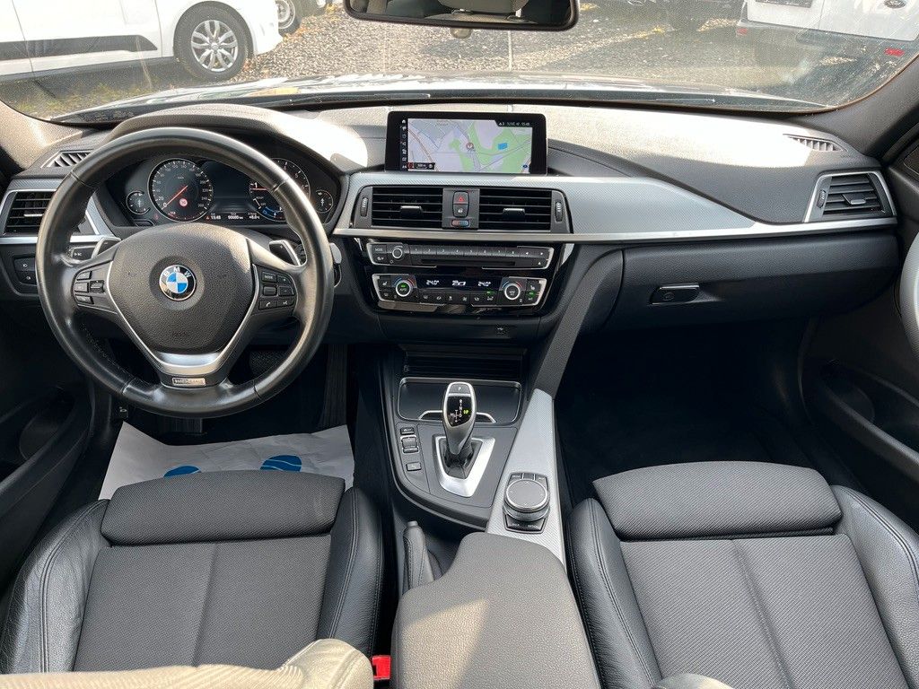 Fahrzeugabbildung BMW 320i Tour Sport-Aut SPORT LINE Navi Leder INDIVI