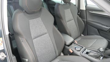 Skoda Karoq Clever 2.0 TDI DSG 4x4 LED PDC AHK