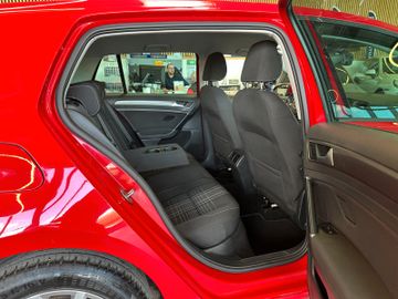 Volkswagen Golf VII Lim. Lounge BMT *PDC*