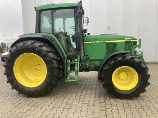 John Deere 6610