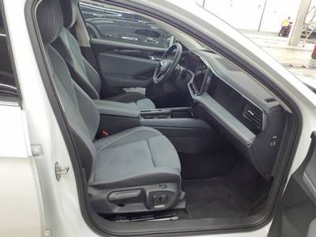 Fahrzeugabbildung Volkswagen Passat 1.5 eTSI DSG BUSINESS GJR AREA NAVI AHK