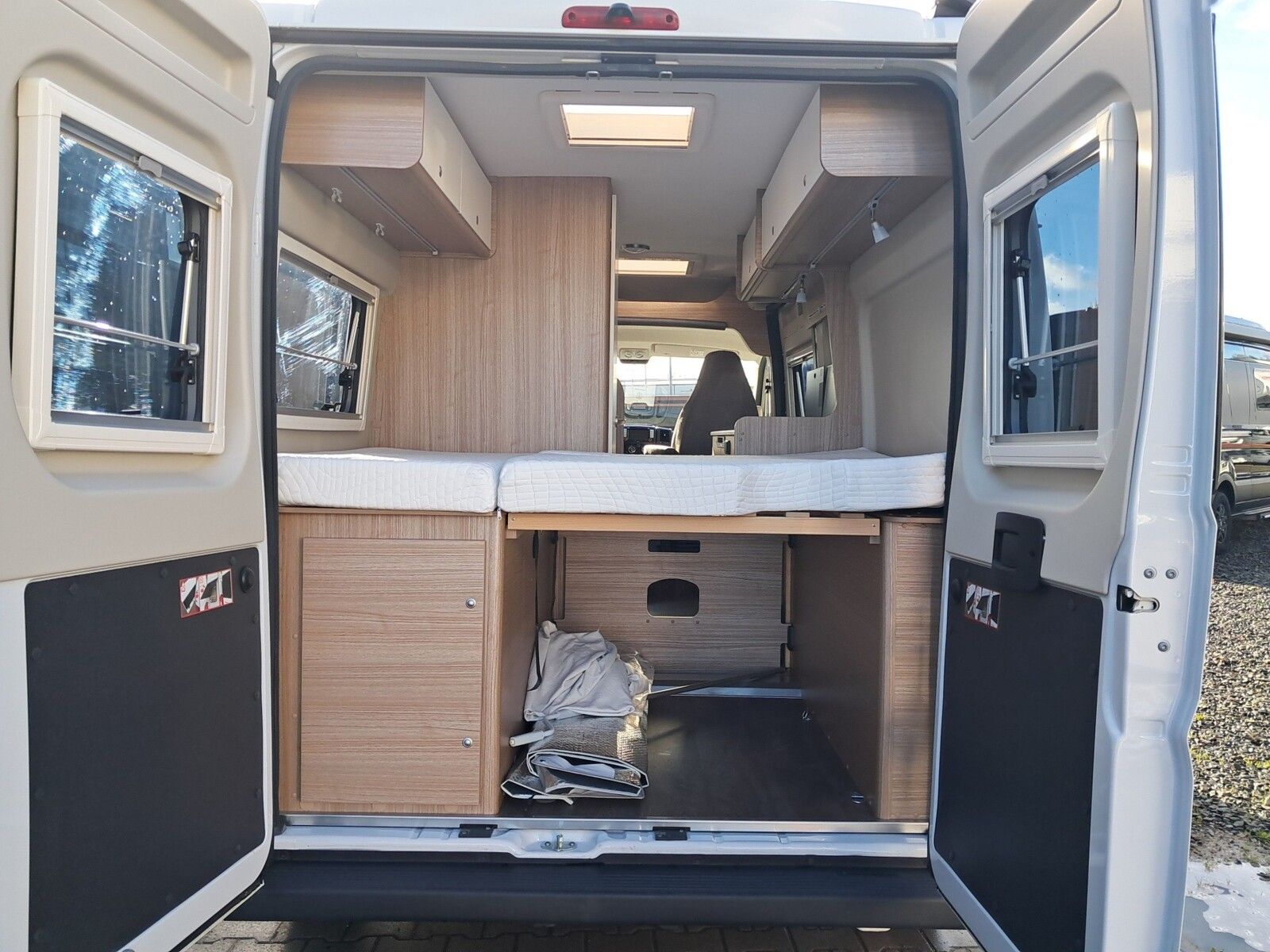 Fahrzeugabbildung Carado Clever CV E 600 RK, Markise, Tempomat, Radio