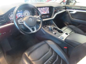 Volkswagen Touareg - 3