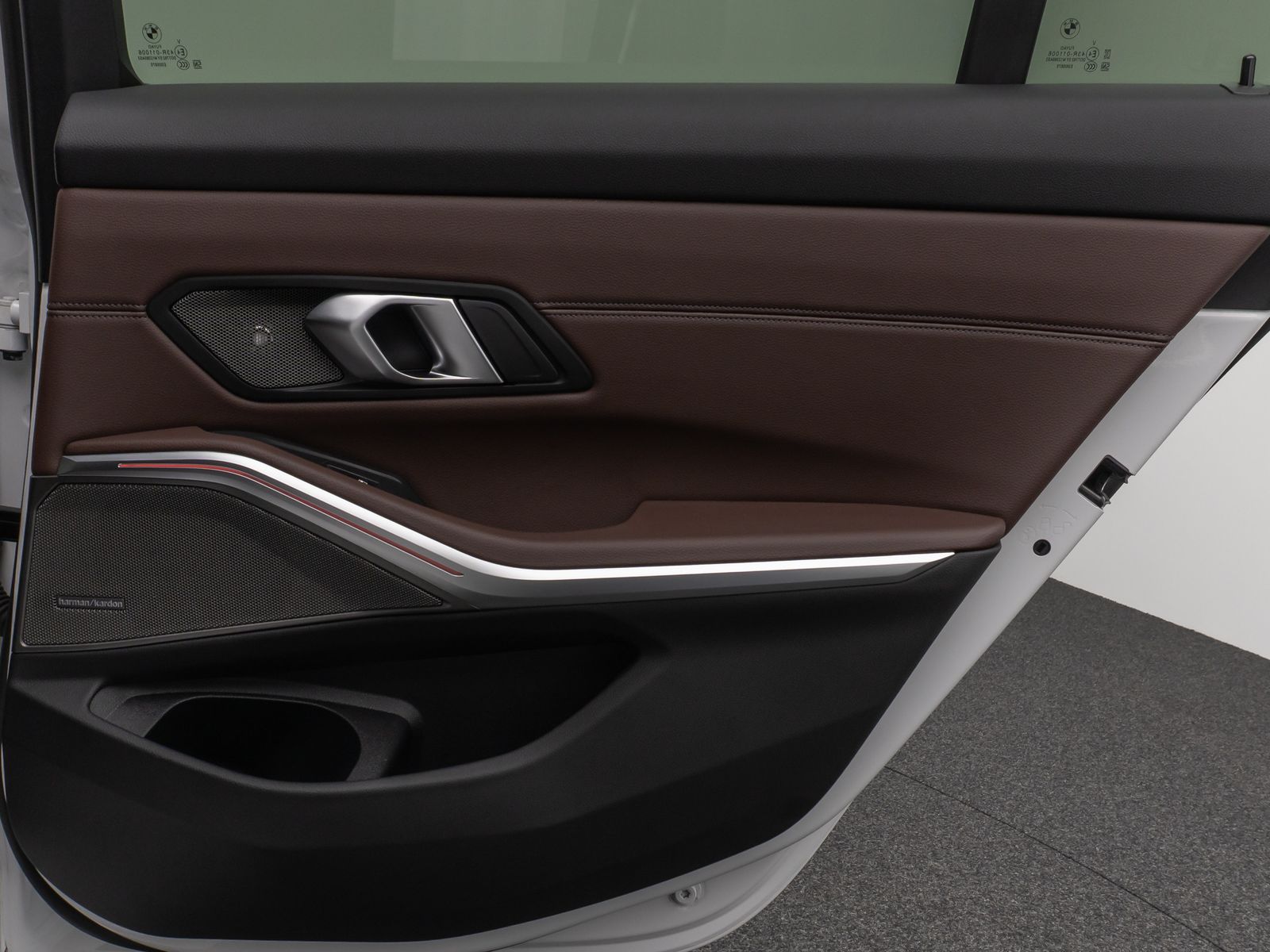 Fahrzeugabbildung BMW 320d  xD M Sport Kamera HUD DAB H/K Alarm 19Zoll