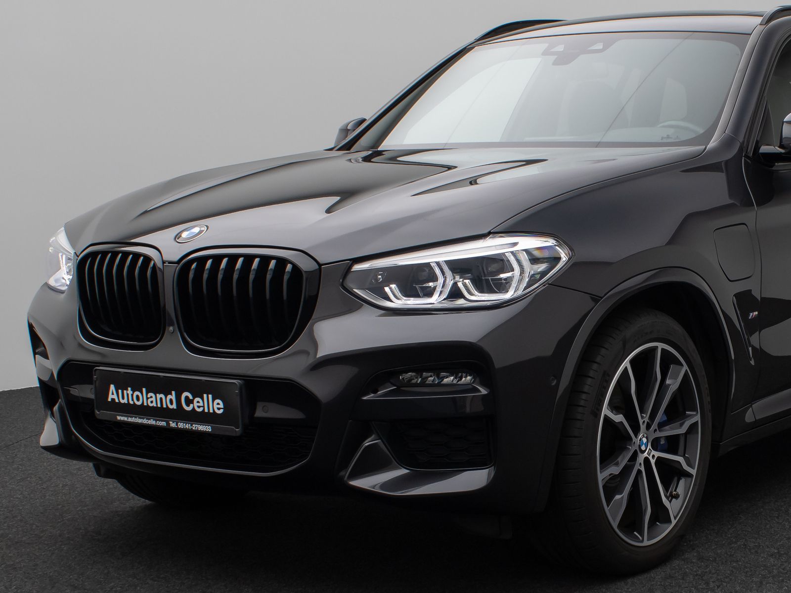 Fahrzeugabbildung BMW X3 xD30e M Sport Panorama 360°HUD DAB HiFi 20Zl