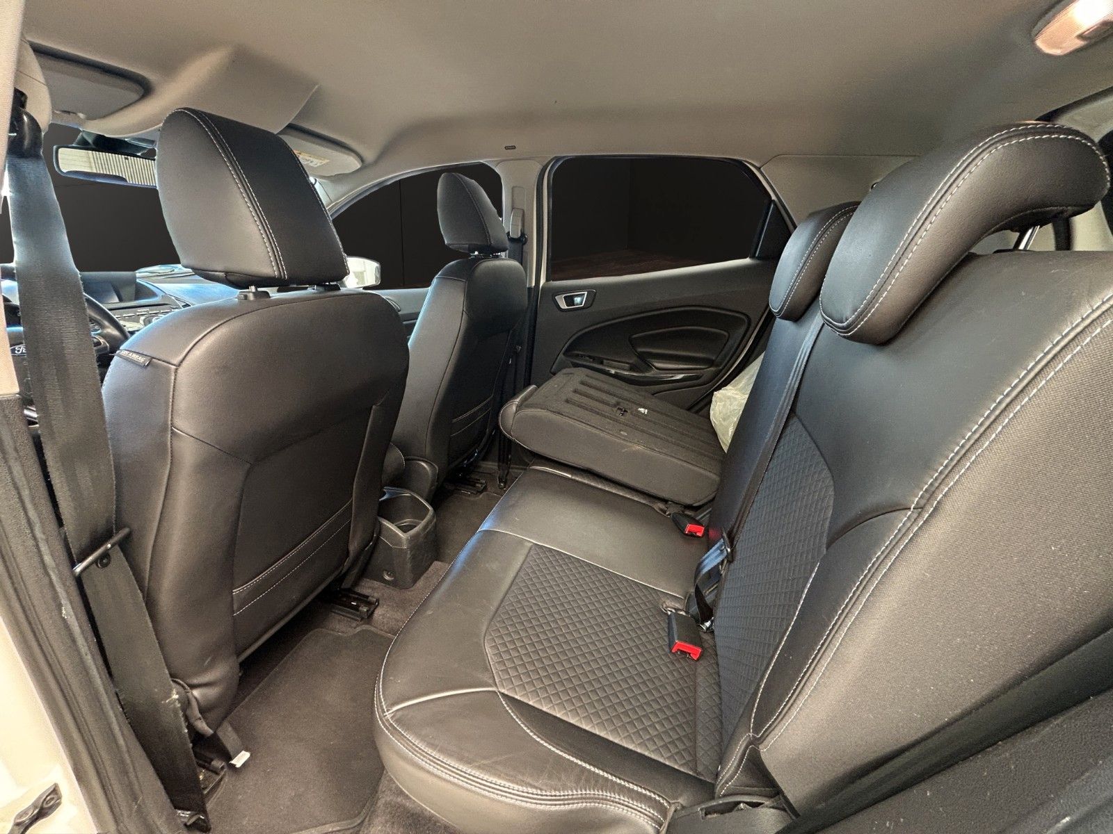 Fahrzeugabbildung Ford EcoSport Titanium/ 1.Hand /Klima/Navi/PDC/SHZ/