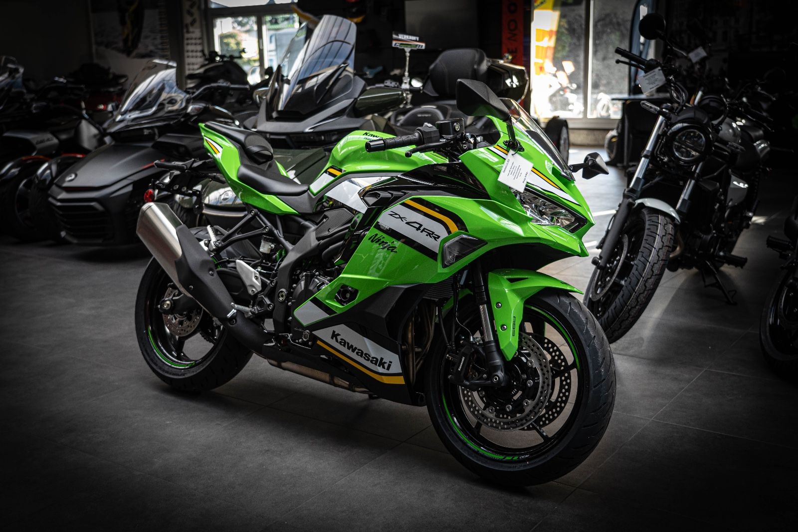 Fahrzeugabbildung Kawasaki ZX 4 RR Supersportler