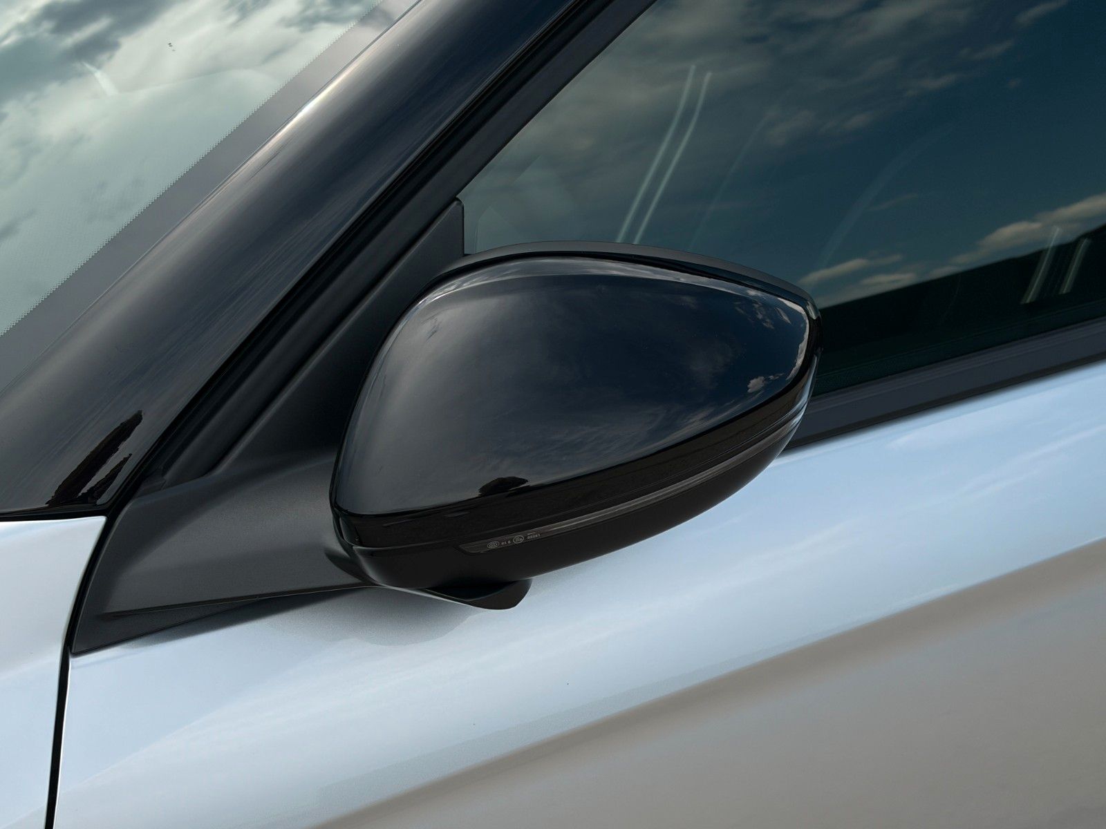 Fahrzeugabbildung Opel Corsa F GS 1.2 Turbo CarPlay Teilleder CAM SHZ