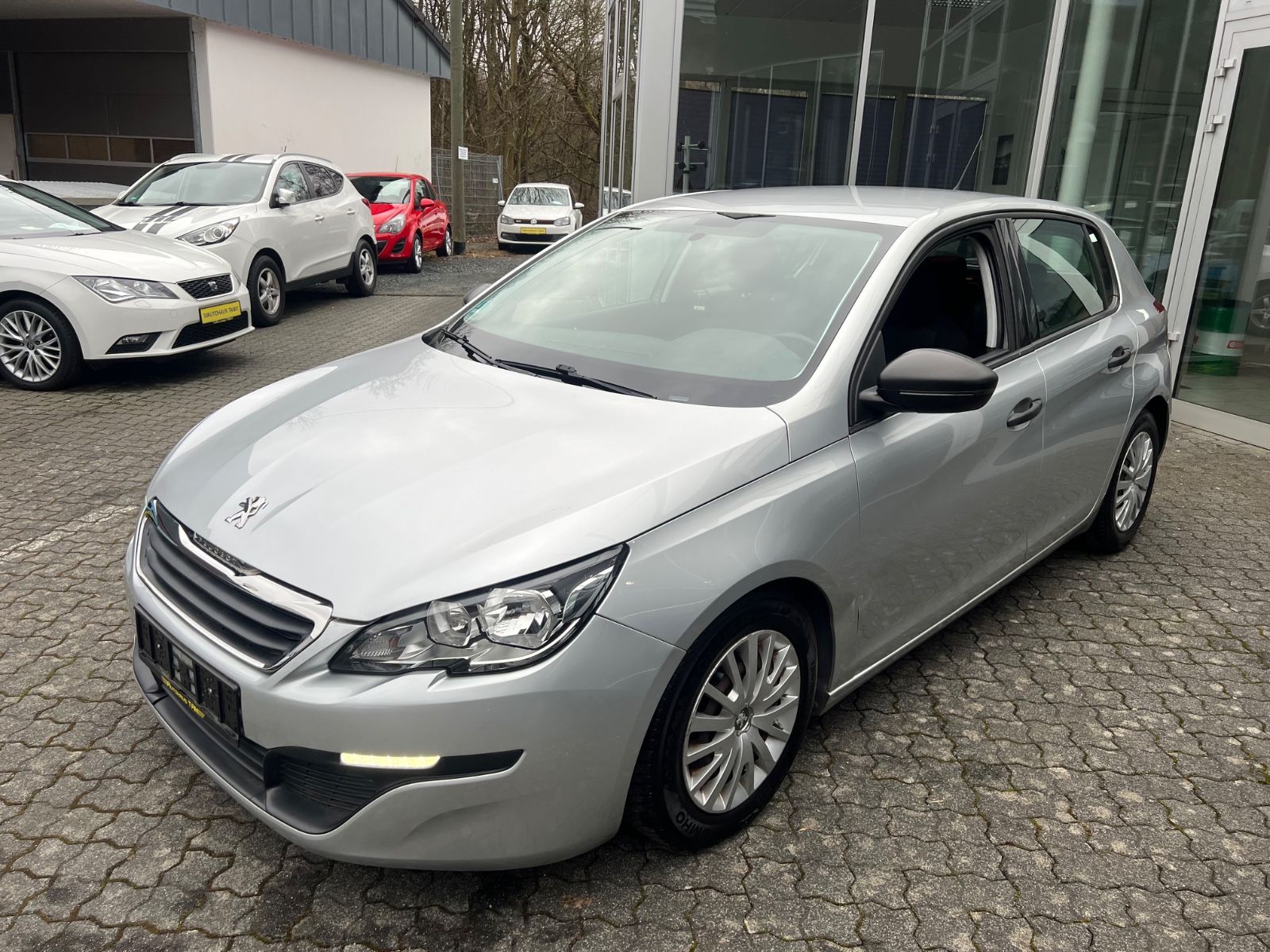 Fahrzeugabbildung Peugeot 308 Access