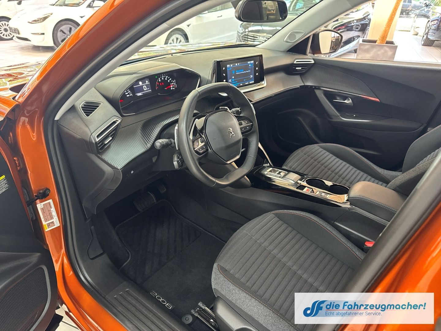 Fahrzeugabbildung Peugeot 2008 Active Pack 1.2 PureTech 130 LED Apple CarP