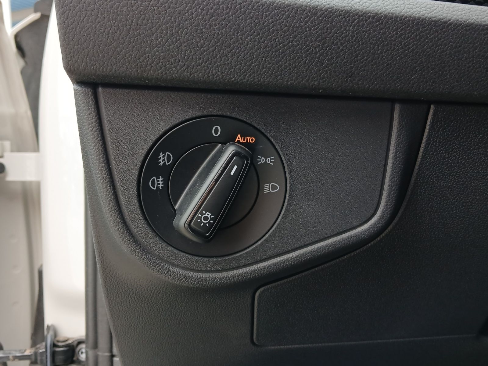 Fahrzeugabbildung Volkswagen Taigo TSI Life Matrix Navi AID ACC RFK SHZ