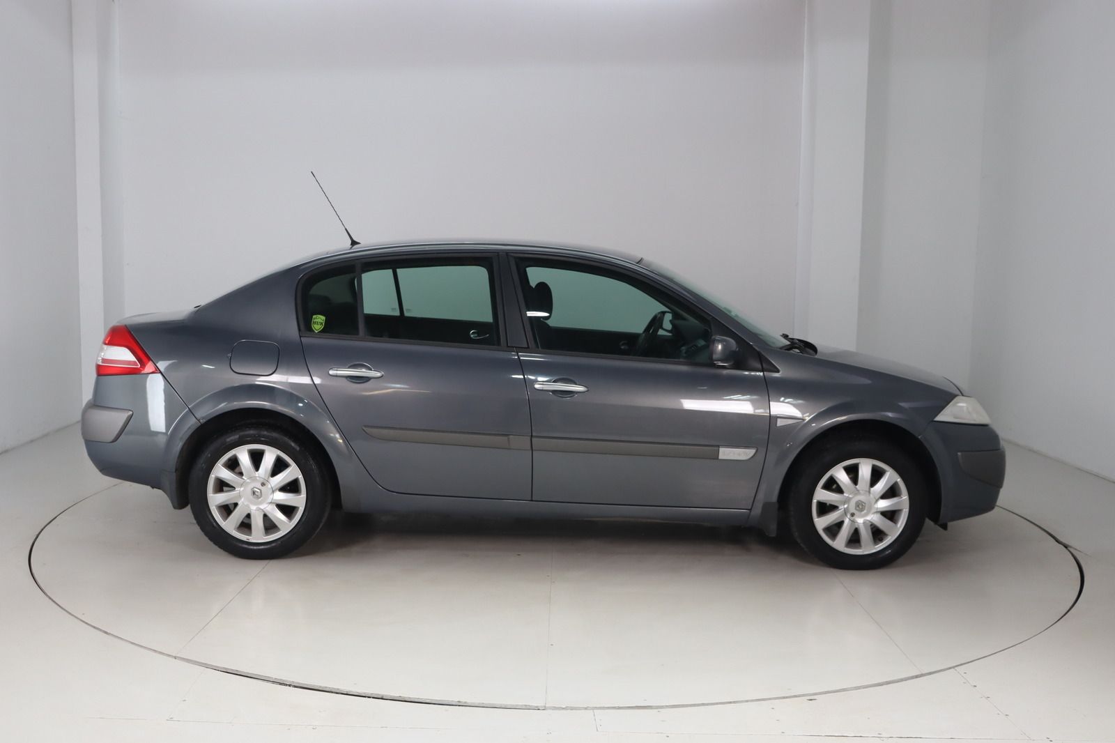 Fahrzeugabbildung Renault Megane 1.6 16V Dynamique HU/AU 09.27
