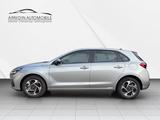 Hyundai i30 Lim. 1.5 Advantage LED/NAVI/R-KAM/LHZ/SHZ/LM - Hyundai i30 mit Benzin-Antrieb: Limousine