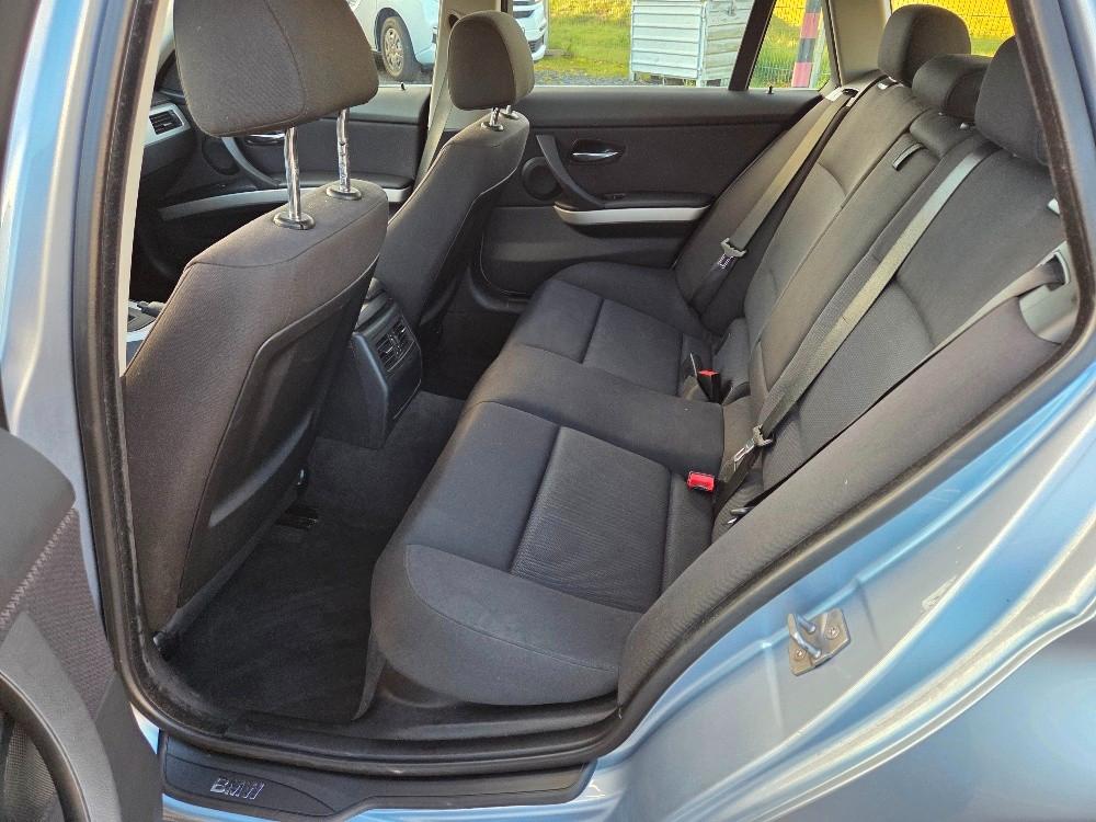 BMW 318 2009 — photo 9