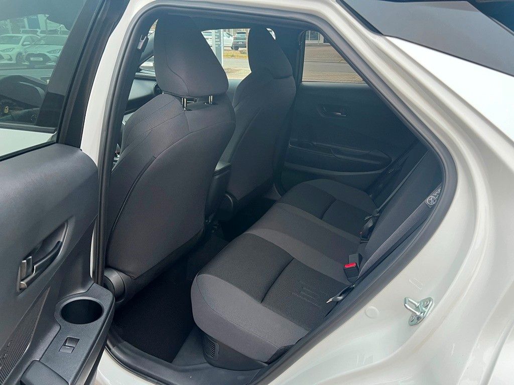 Fahrzeugabbildung Toyota C-HR 2.0 Plug-In Hybrid FWD