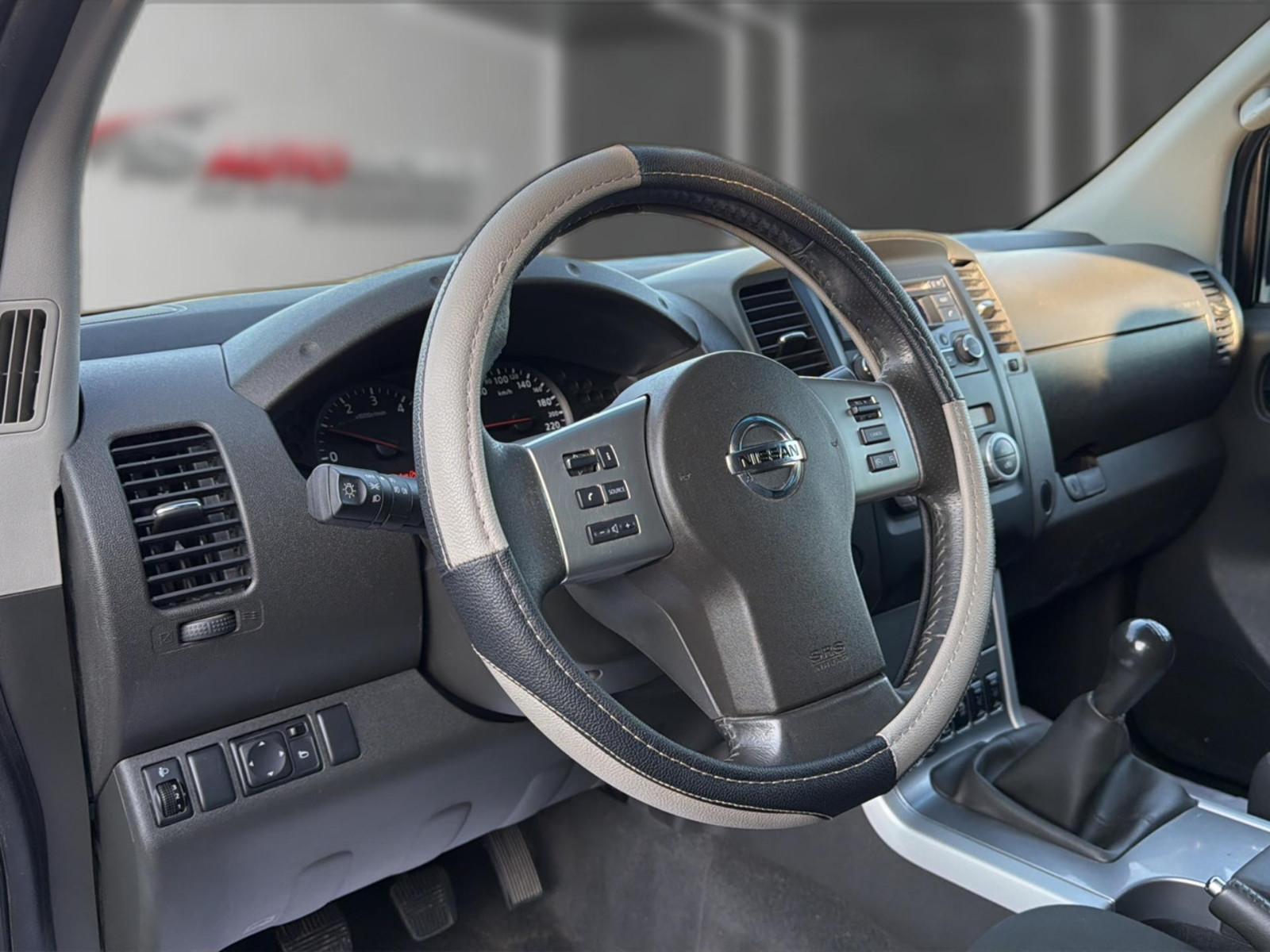 Nissan Navara King Cab SE 4x4 2.5 dCi 190 ch BVM / Attelage / Sièges chauffants / Régulateur de vitesse / 1ère main