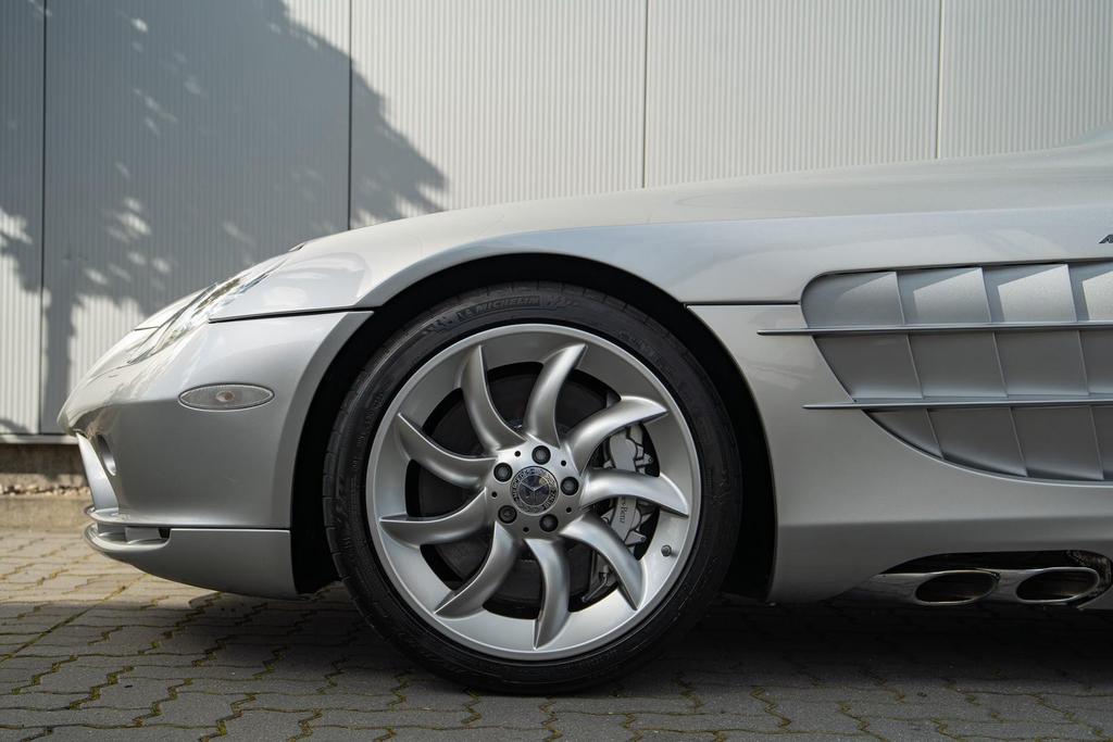 Mercedes-Benz SLR