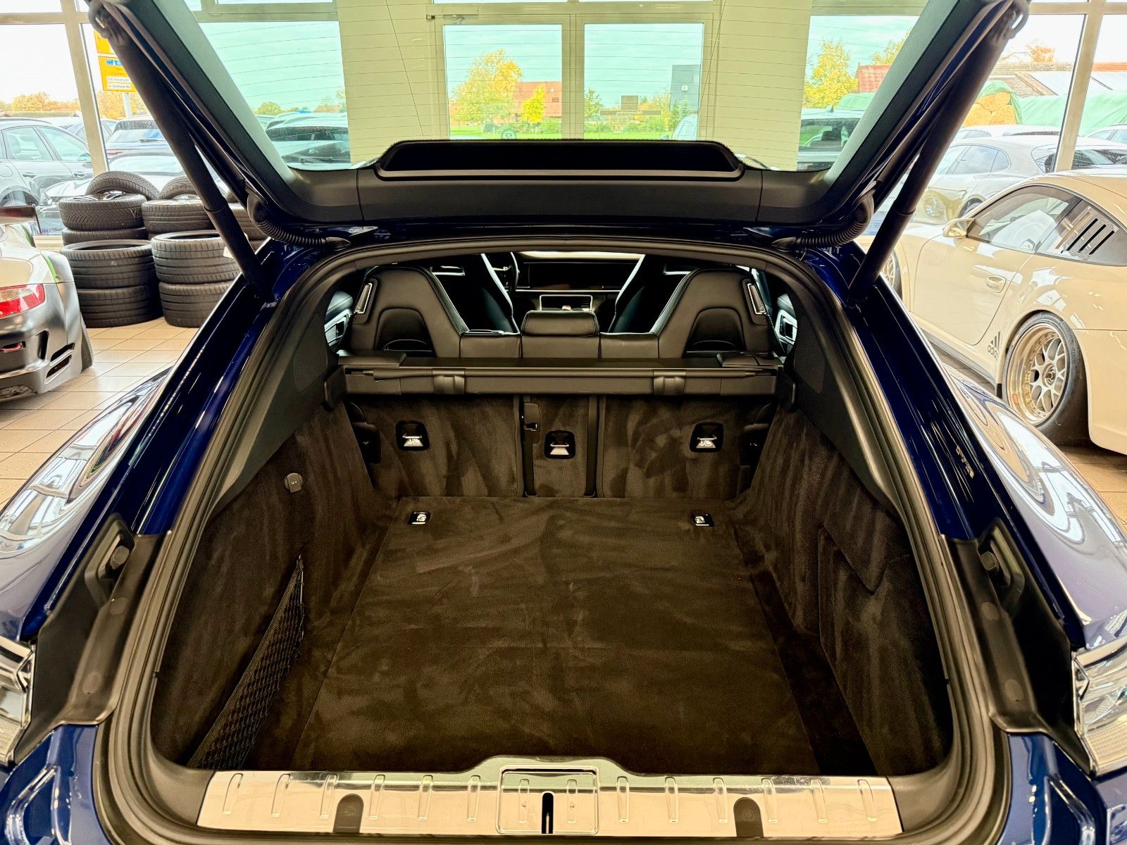 Fahrzeugabbildung Porsche Panamera 4 E-Hybrid Platinum Edition HeadUP/ACC