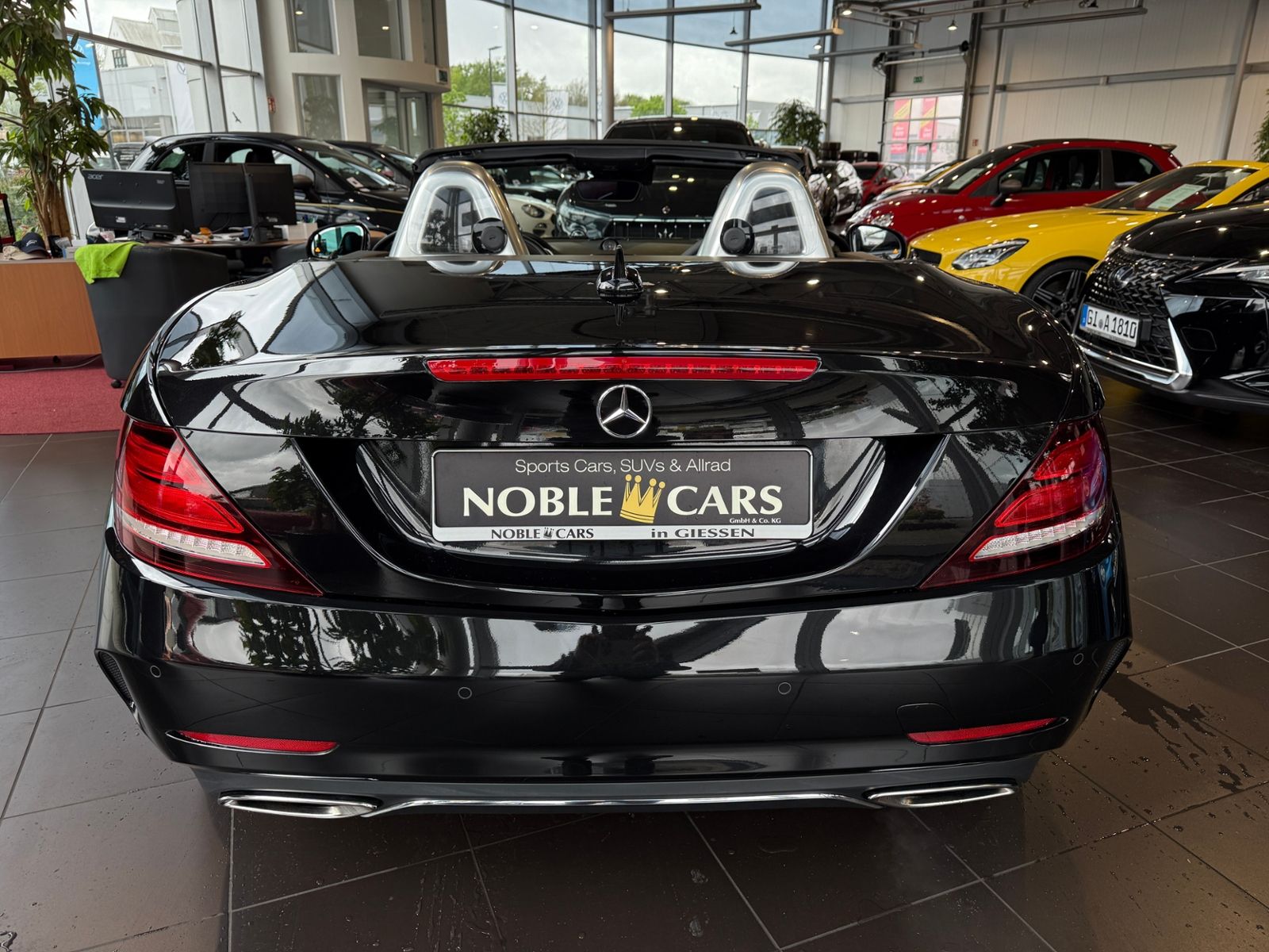 Fahrzeugabbildung Mercedes-Benz SLC 300 AMG Line H/K MEMORY LED ALU