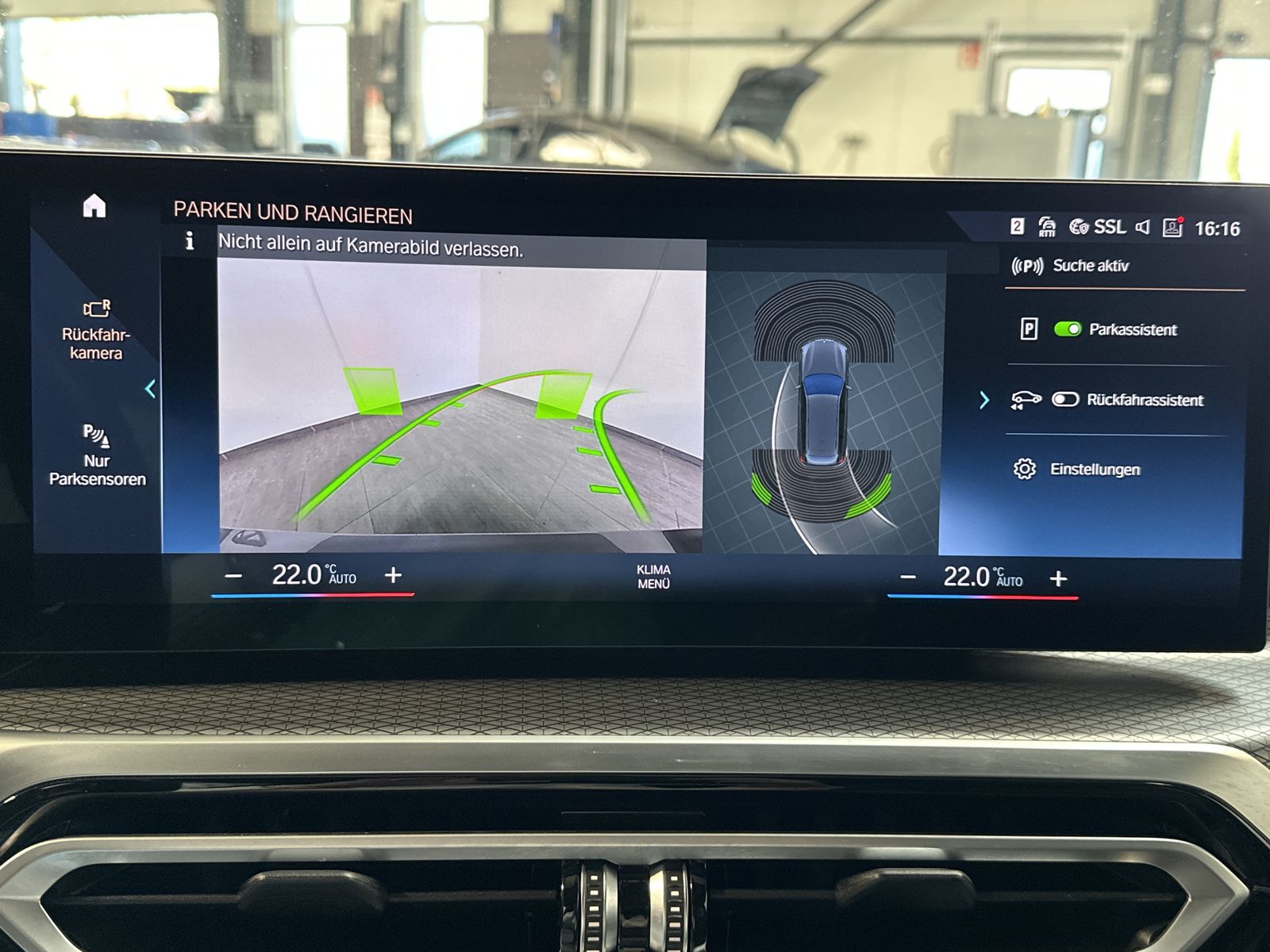Fahrzeugabbildung BMW 320d Touring M-Sport NAV+LED+ACC+PANO+H&K+KAMERA