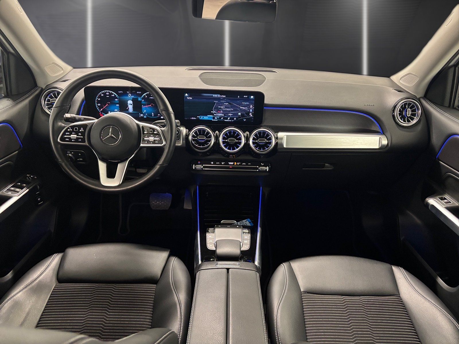 Fahrzeugabbildung Mercedes-Benz GLB 250 4M*Progressive*Night*LED*Kamera*Keyless*