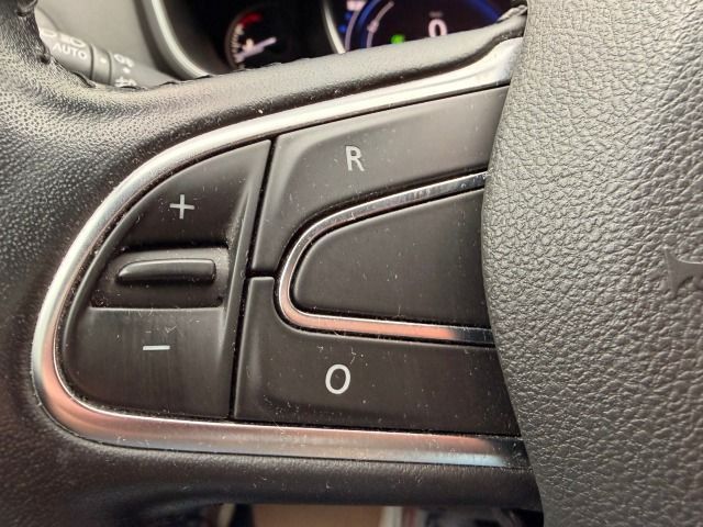 Fahrzeugabbildung Renault Megane IV 1.3 TCe 140 Limited Automatic+Safety