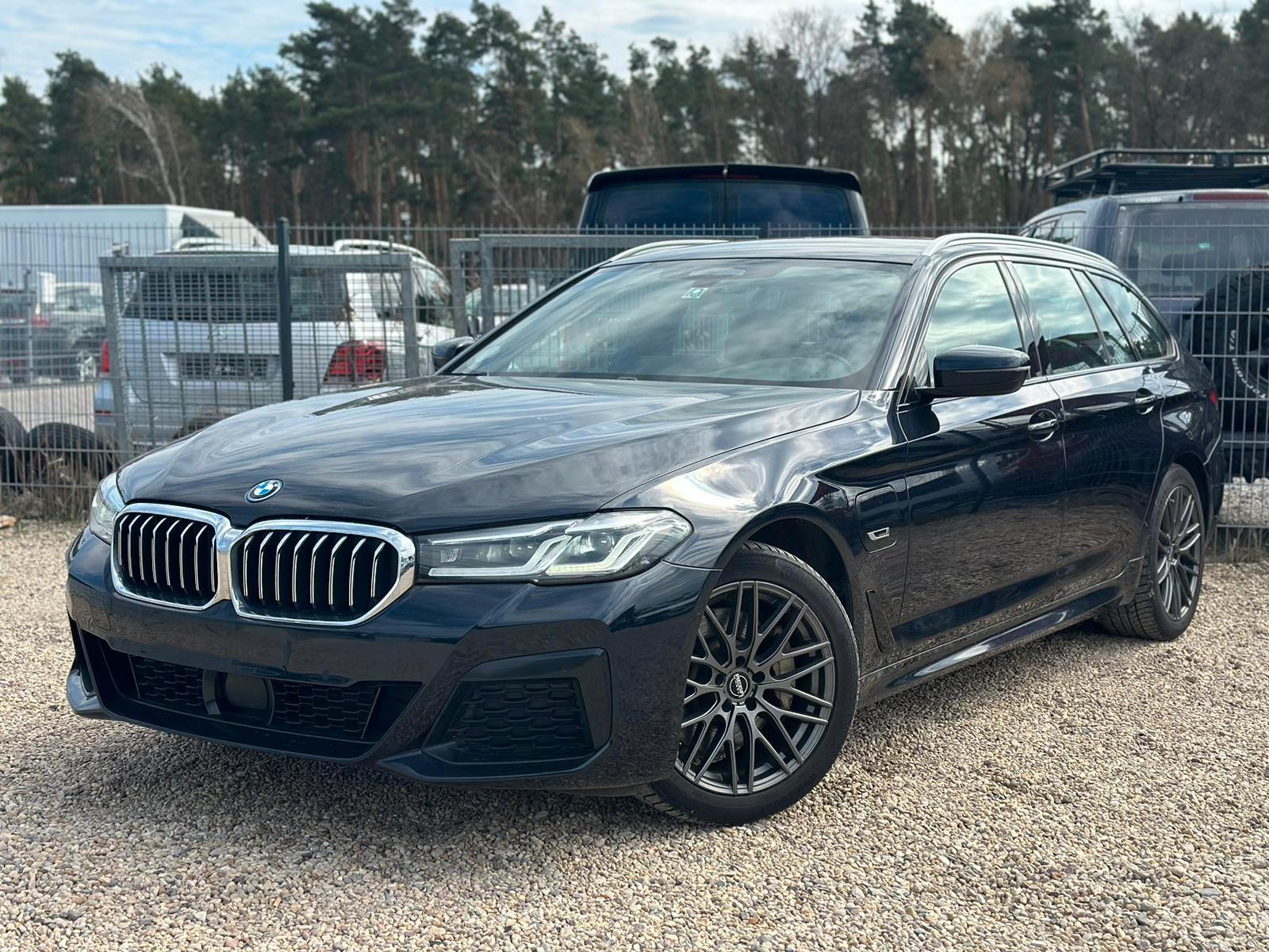 BMW 530e Mpaket/SzHg/Camera/Volleder/Soundsystem/key