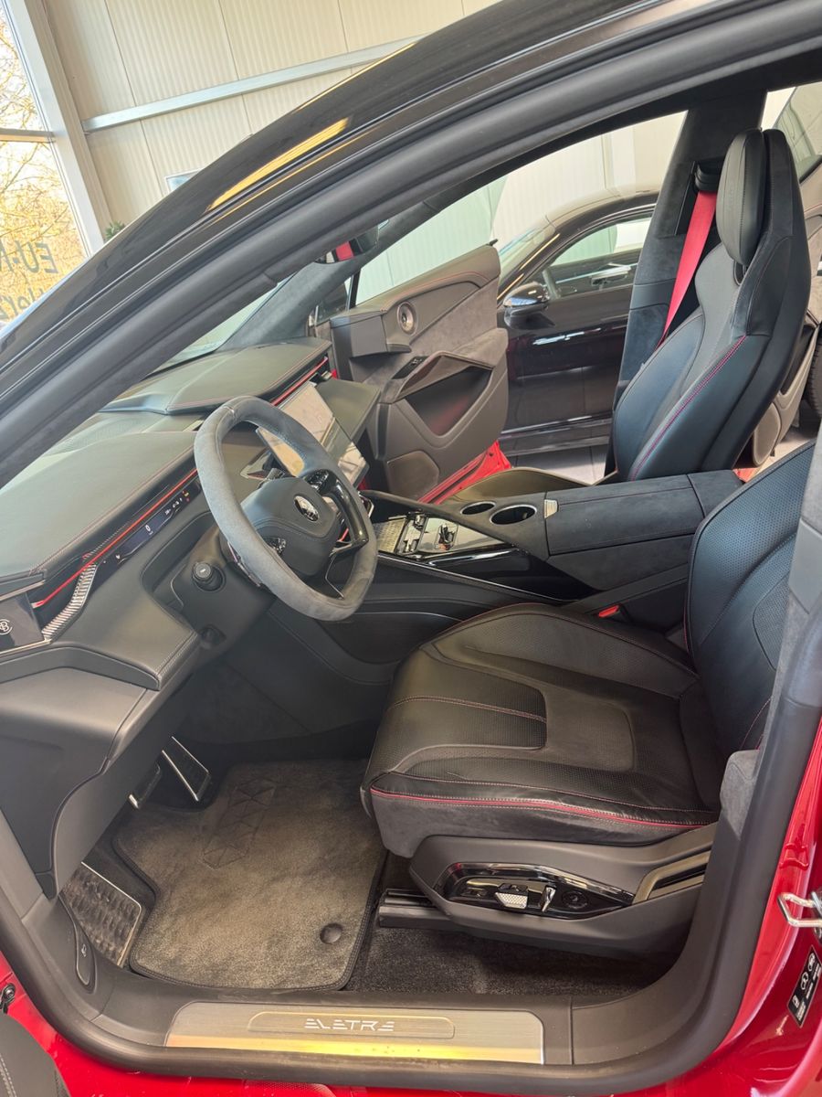 Fahrzeugabbildung Lotus Eletre EDS 450 S 4WD Executive Seat 112 kWh