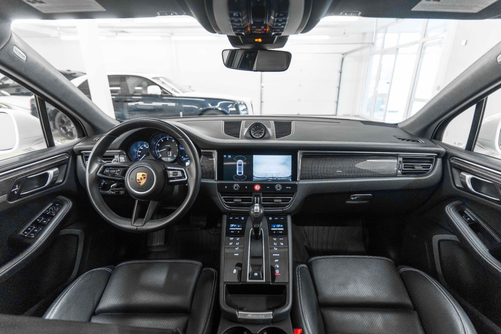 Fahrzeugabbildung Porsche Macan 2.0L ACC BOSE PANO PDLS KAM LED CARPLAY