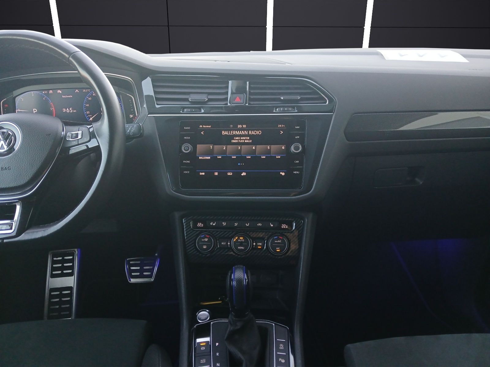 Fahrzeugabbildung Volkswagen Tiguan Allspace TDI Highline DSG 4M R-Line LED A