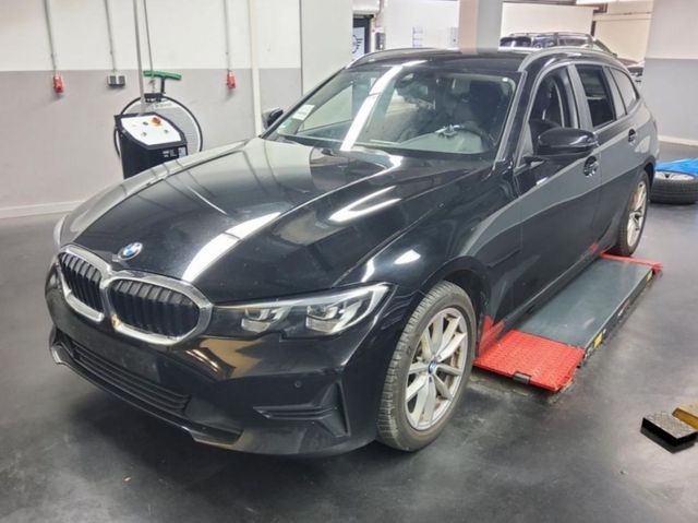 BMW 318d Touring Aut. Advantage|NAVI|SHZG|LED|