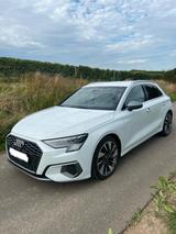 Audi A3 35 TFSI S tronic S line Sportback S line - Audi A3: Weiß, Sportback Line