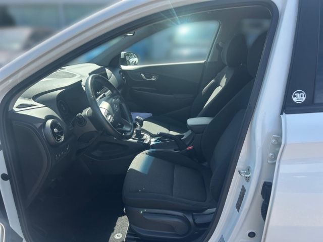 Fahrzeugabbildung Hyundai KONA Edition 30+ 2WD Navi Soundsystem LED Apple