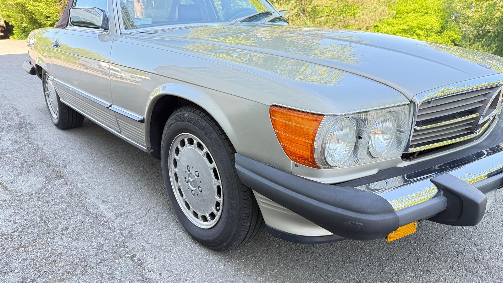Mercedes-Benz SL 560