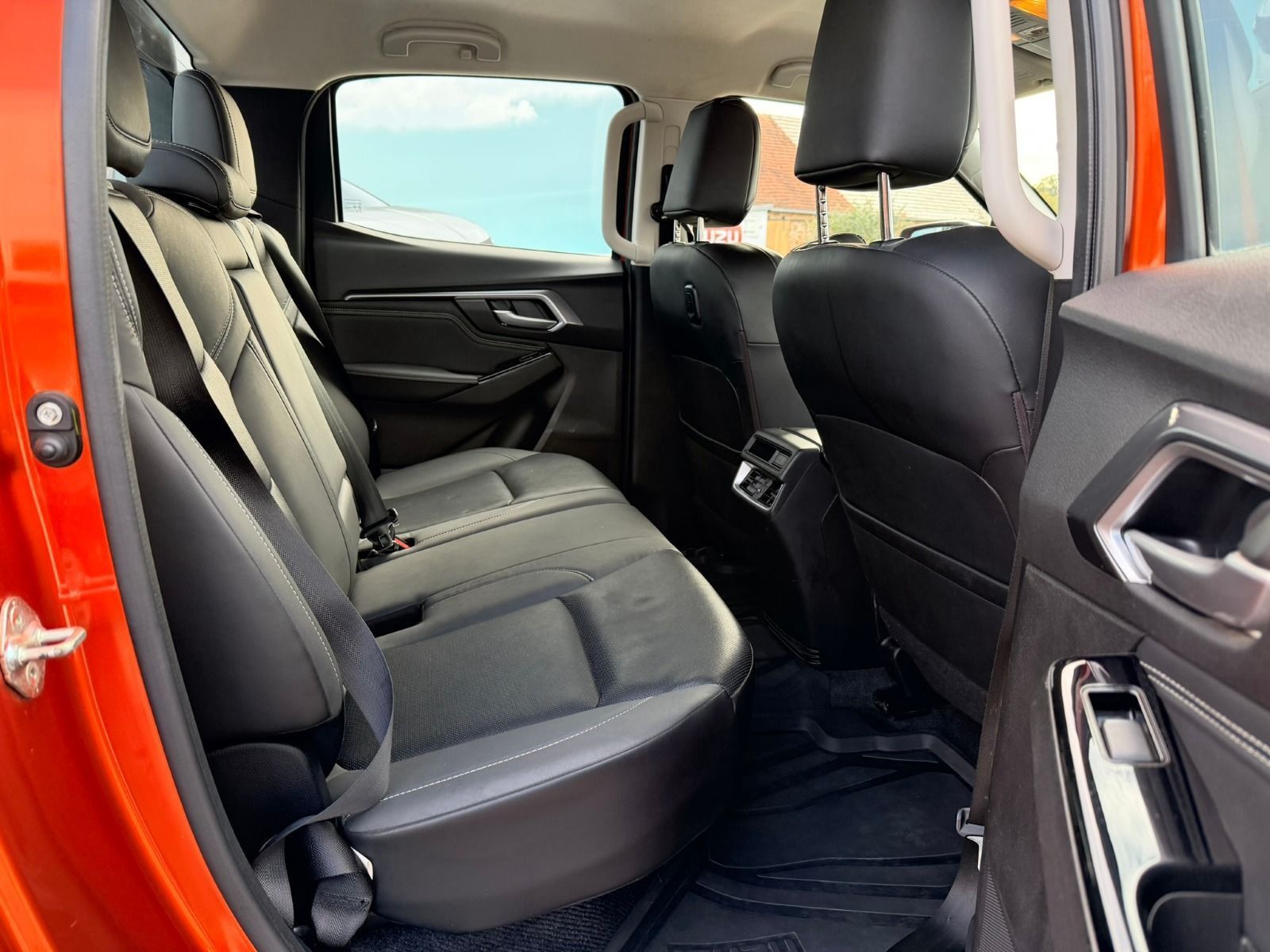 Fahrzeugabbildung Isuzu D-Max Double Cab 4WD V-Cross*AHK*LED*RFK