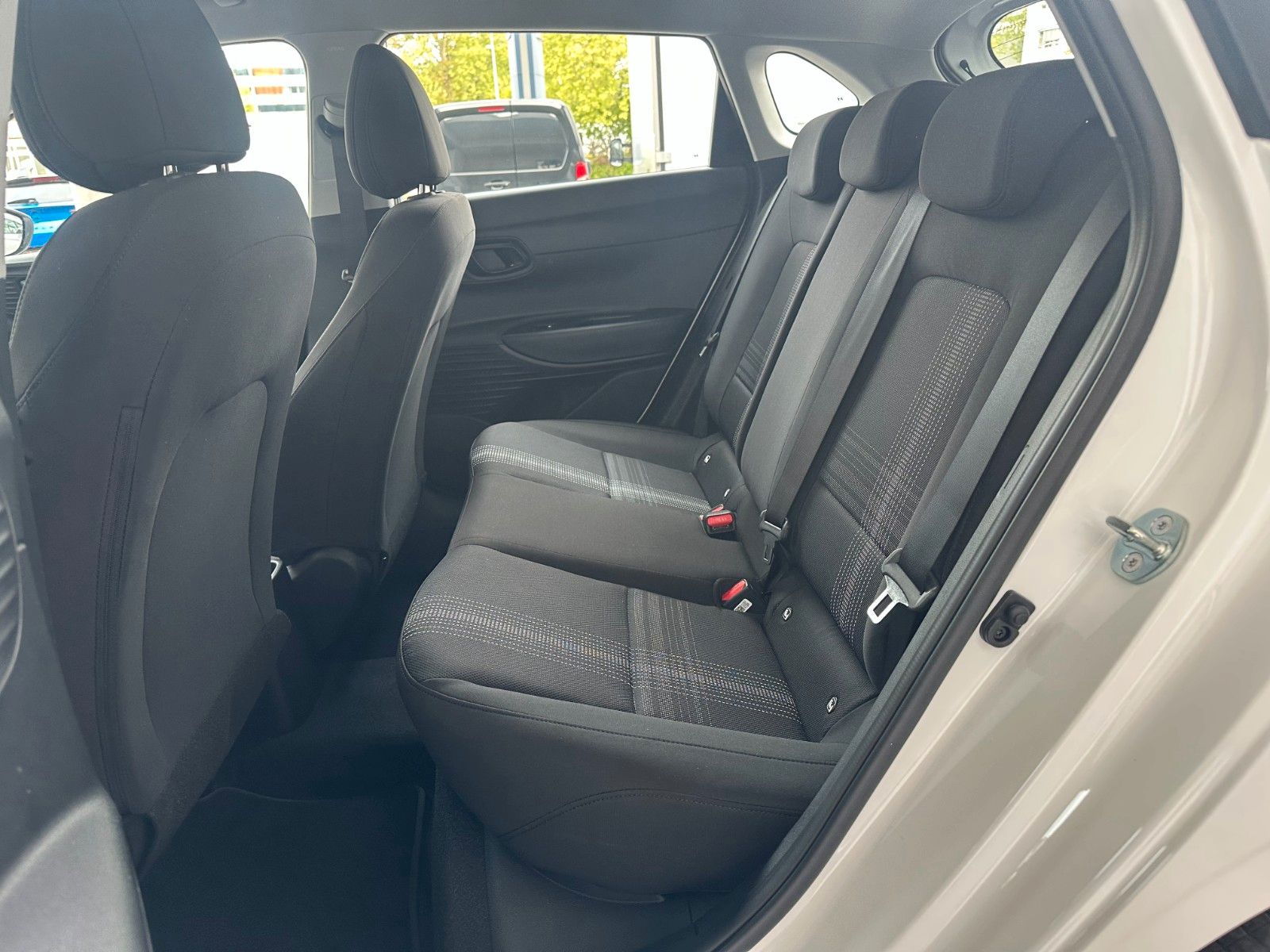 Fahrzeugabbildung Hyundai i20 Select 100PS Navi/PDC/kamera!