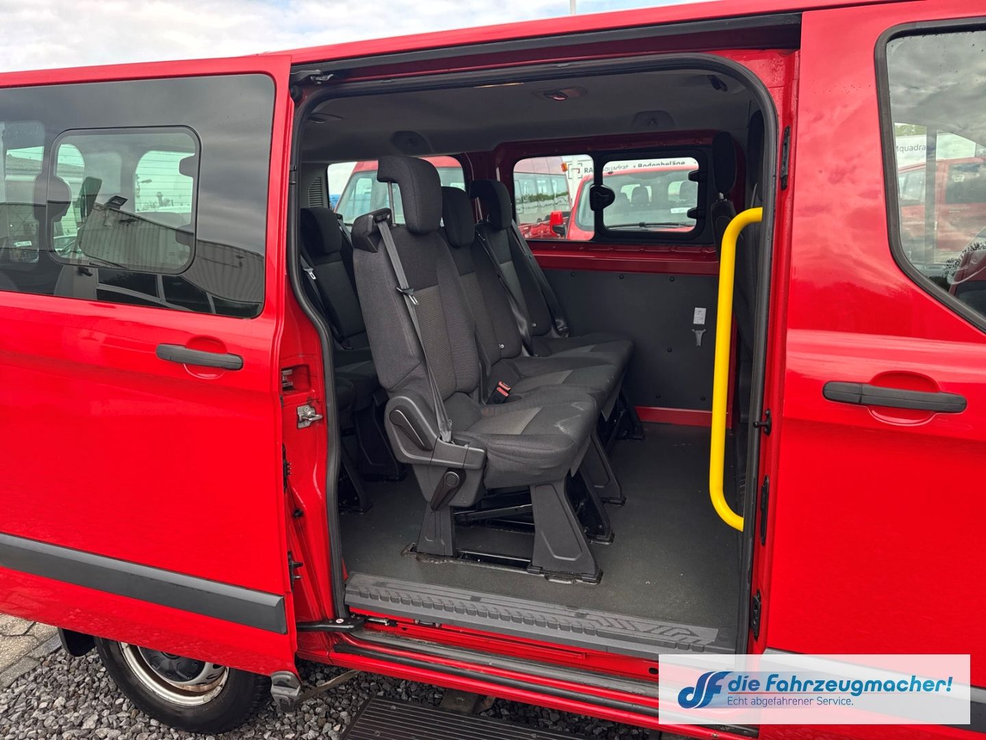Fahrzeugabbildung Ford Transit Custom Kombi 300 L1 2.2 TDCi *1481