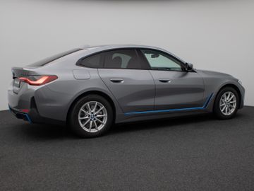 Fahrzeugabbildung BMW i4 eD35 Gran Coupé Glasdach Kamera DAB H/K Komfo