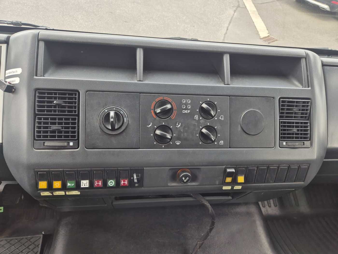 Fahrzeugabbildung MAN 14.224 4x4 TLF 16/29 Tanklöschfahrzeug Feuerwehr