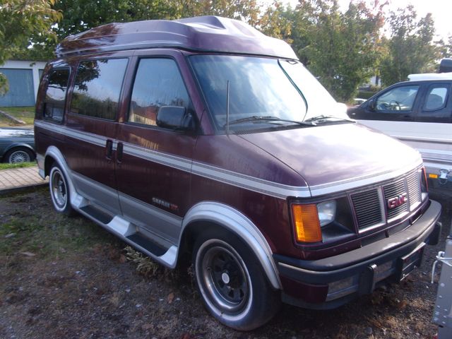 GMC Safari XT Santa Fe Vans