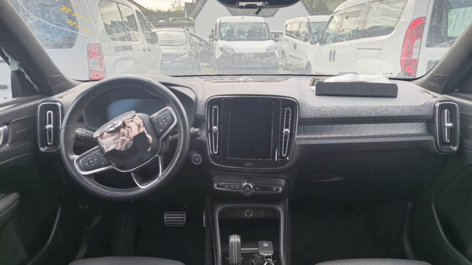 Volvo XC 40 R Design Recharge 2WD*Leder*LED*Sportfahrw