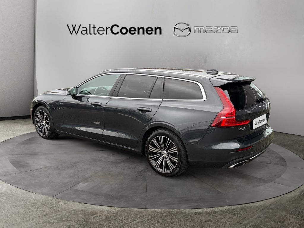 VOLVO V60 T8 AWD Twin Engine Inscription AHK semi elek VOLVO V60 T8 AWD Twin Engine Inscription AHK semi elek