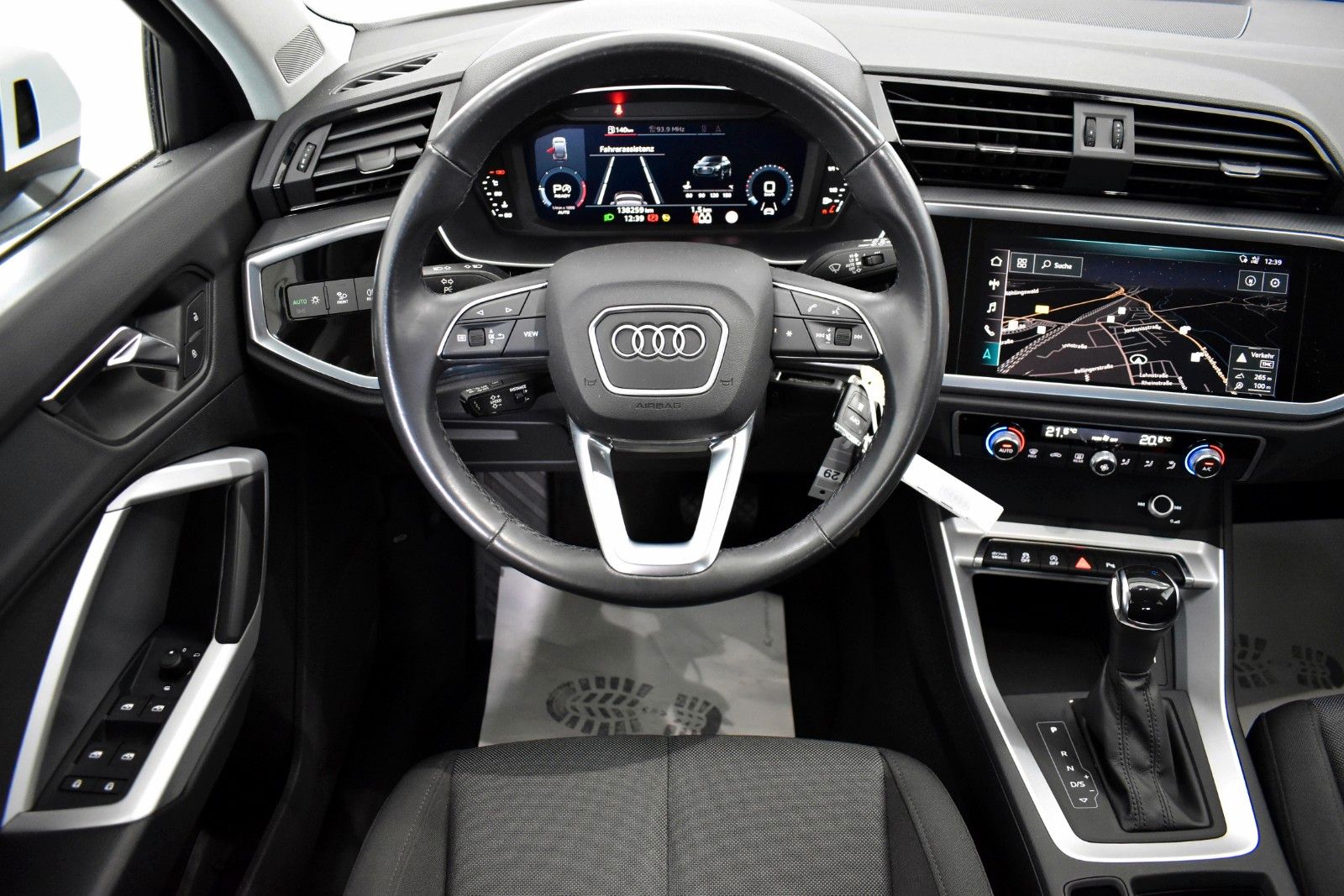 Fahrzeugabbildung Audi Q3 Sportback 35 TDI,Navi,LED,ACC,8fach bereift