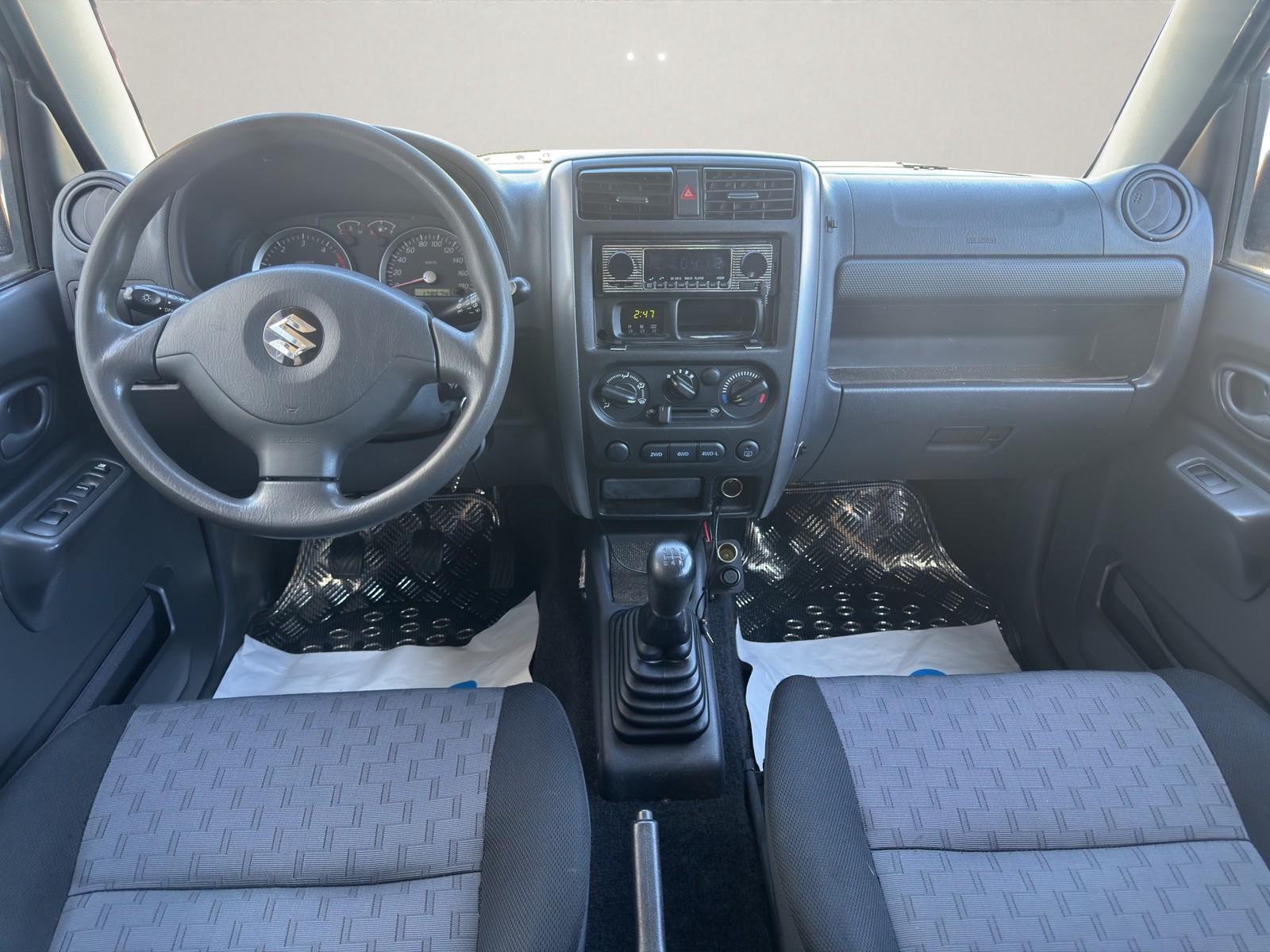 Suzuki Jimny 1.3 86 ch BVM 4x4 / Climatisation / Attelage / Pare-buffle / Soubassement traité anticorrosion