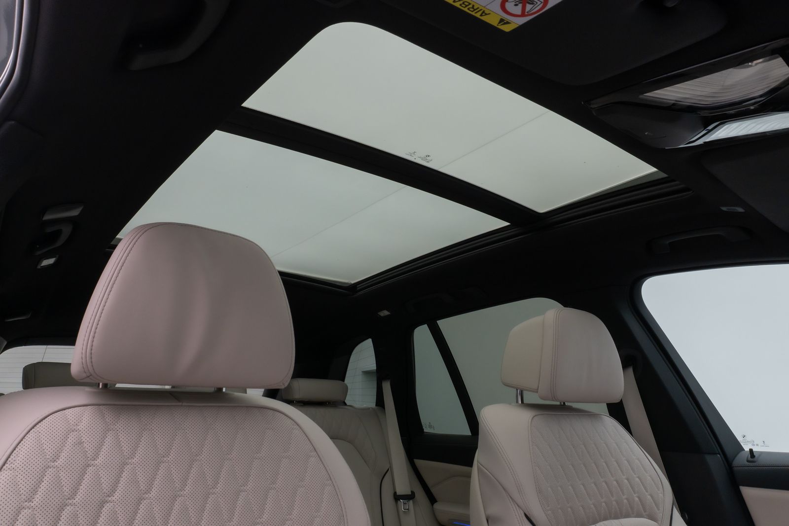 Fahrzeugabbildung BMW X5 xD40d M Sport Panorama Laser 360°HUD DAB H/K