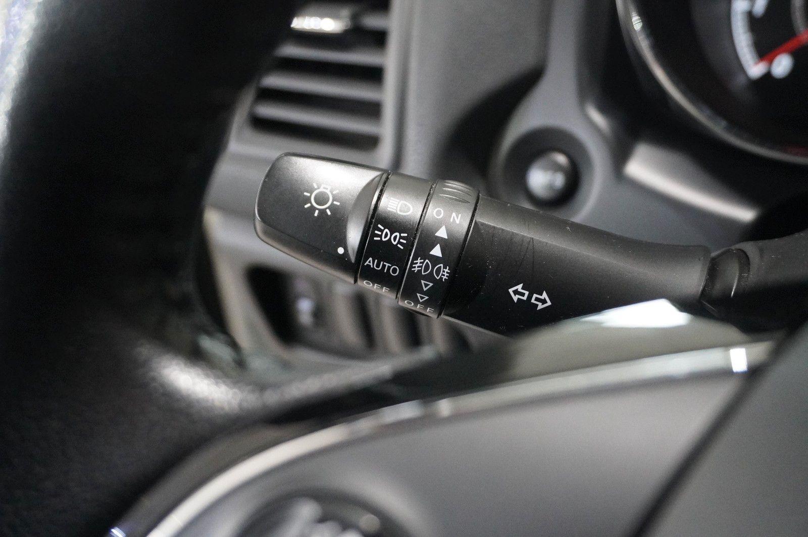 Fahrzeugabbildung Mitsubishi ASX 1.6 EDITION 2WD NAVI/LED/KAMERA/SHZ/TEMP/DAB