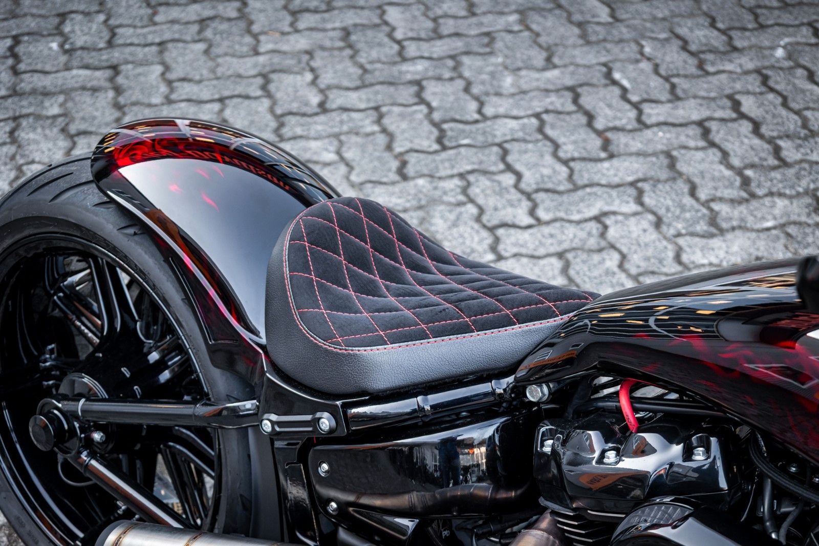 Fahrzeugabbildung Harley-Davidson FXBRS BREAKOUT 114 cui Kesstech - Airride-