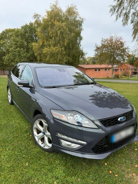 Ford Mondeo 2013 — вигляд ззаду
