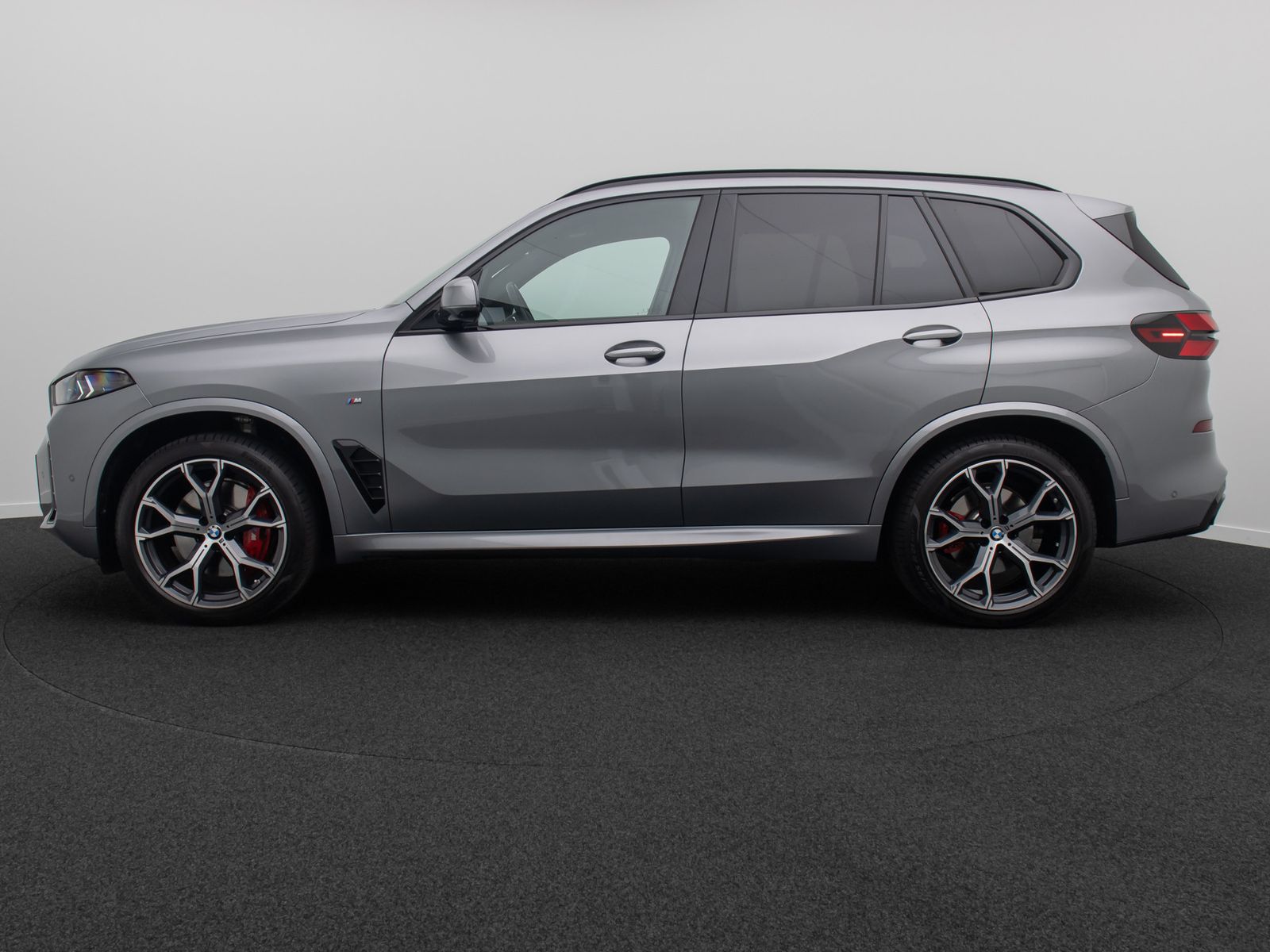 Fahrzeugabbildung BMW X5 xD40d M Sport HUD 360&deg; SoftClose DAB AHK 21"